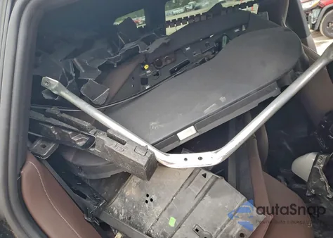 2022 BMW Ix xDrive50 z USA, uszkodzony, nr VIN WB523CF09NCK47835